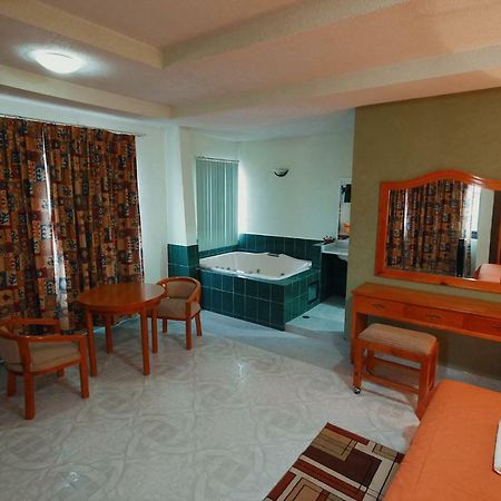 Hotel El Conquistador Monarca. Zitácuaro Zewnętrze zdjęcie