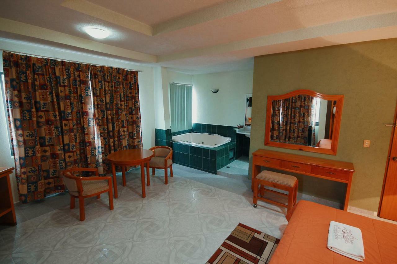 Hotel El Conquistador Monarca. Zitácuaro Zewnętrze zdjęcie