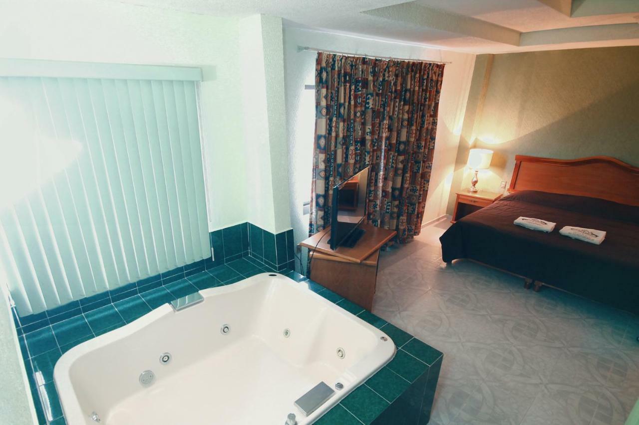 Hotel El Conquistador Monarca. Zitácuaro Zewnętrze zdjęcie