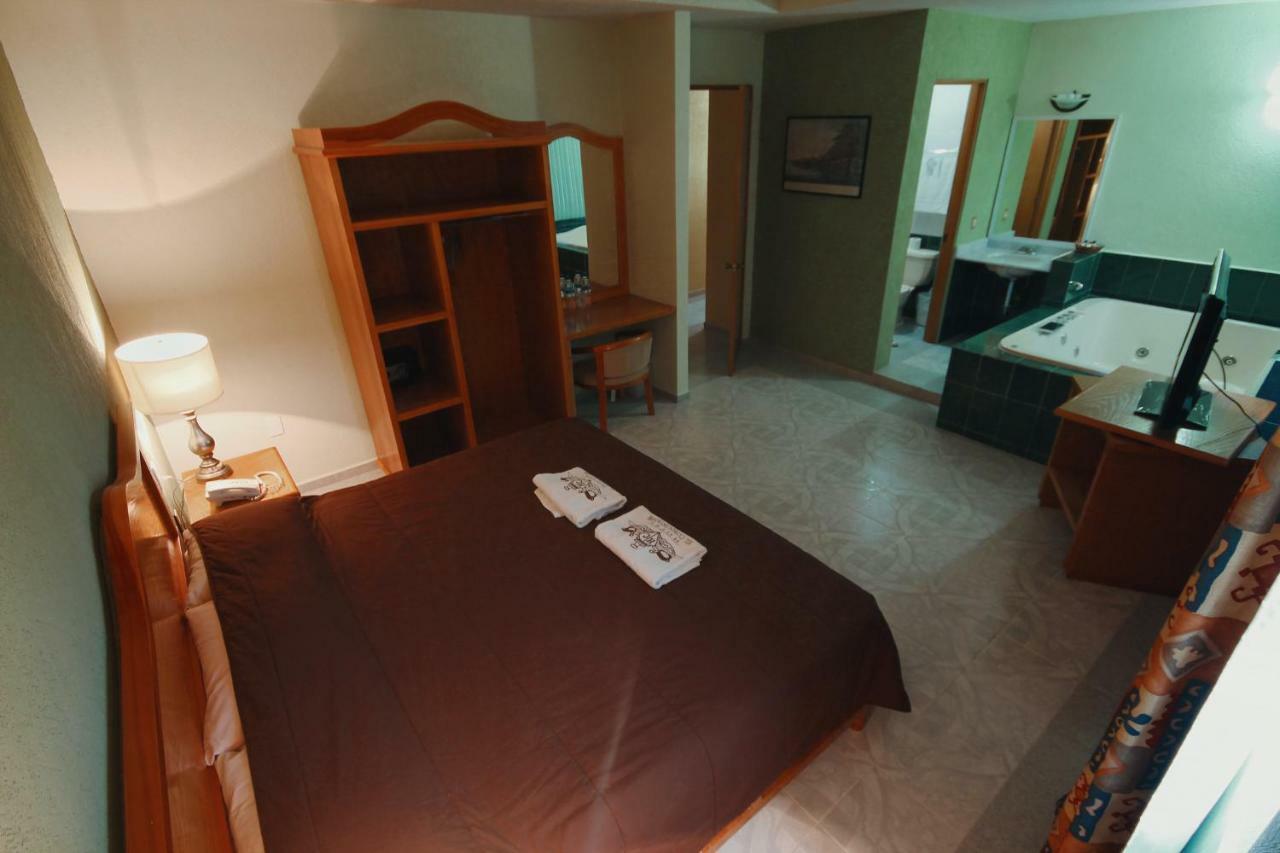 Hotel El Conquistador Monarca. Zitácuaro Zewnętrze zdjęcie