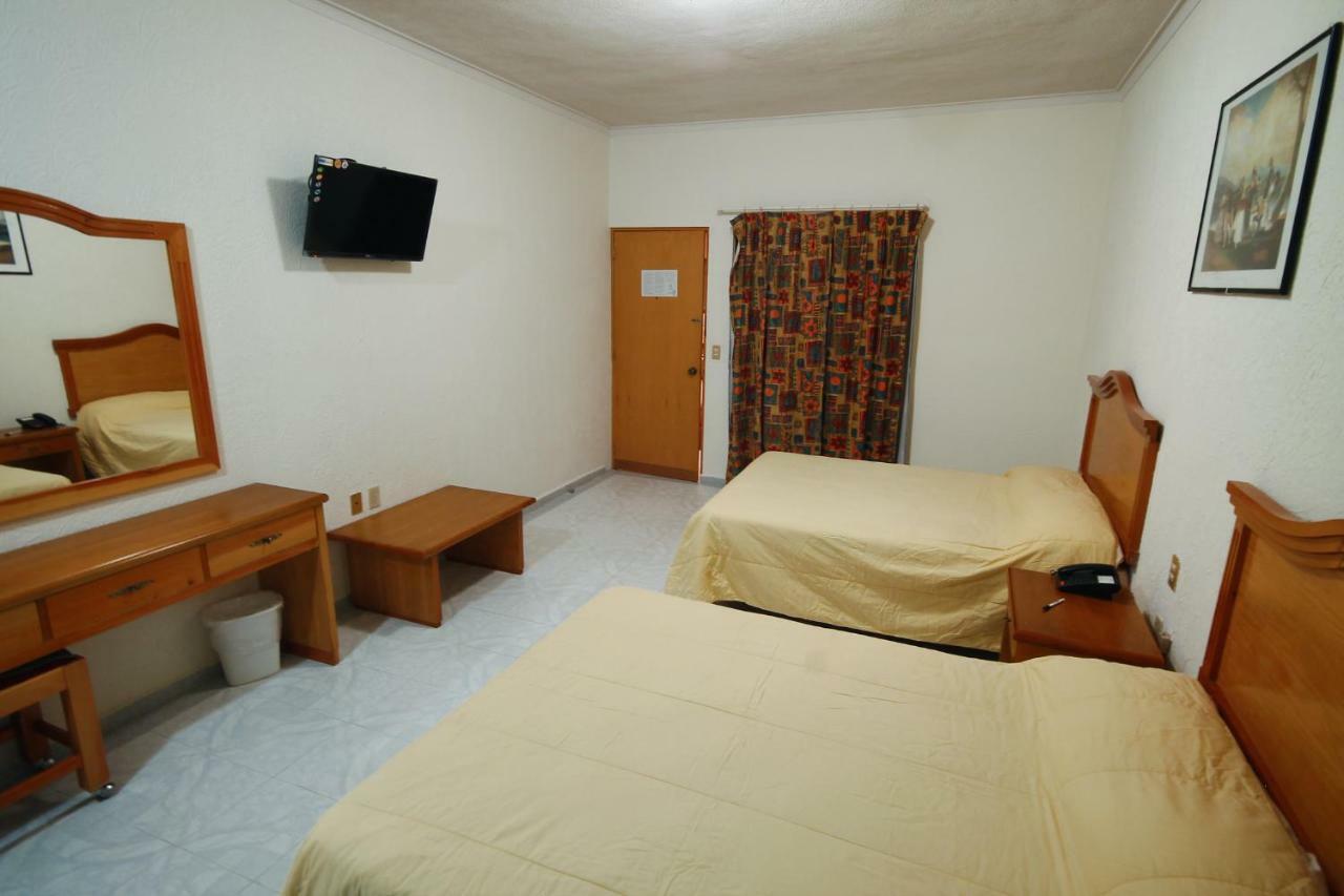 Hotel El Conquistador Monarca. Zitácuaro Zewnętrze zdjęcie
