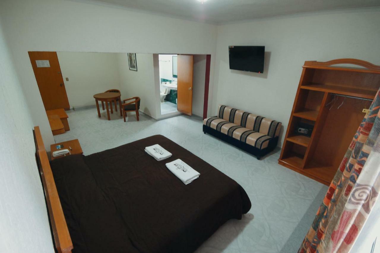 Hotel El Conquistador Monarca. Zitácuaro Zewnętrze zdjęcie