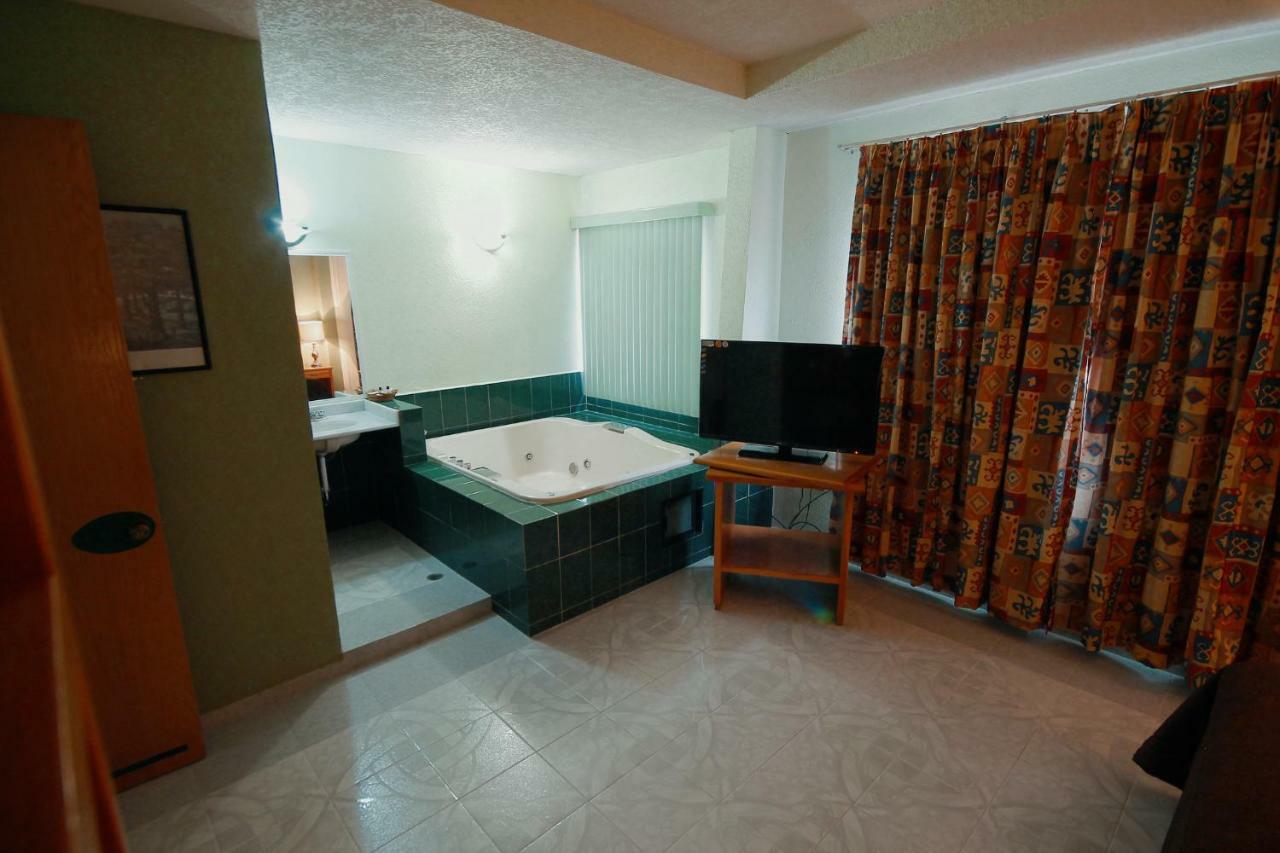Hotel El Conquistador Monarca. Zitácuaro Zewnętrze zdjęcie